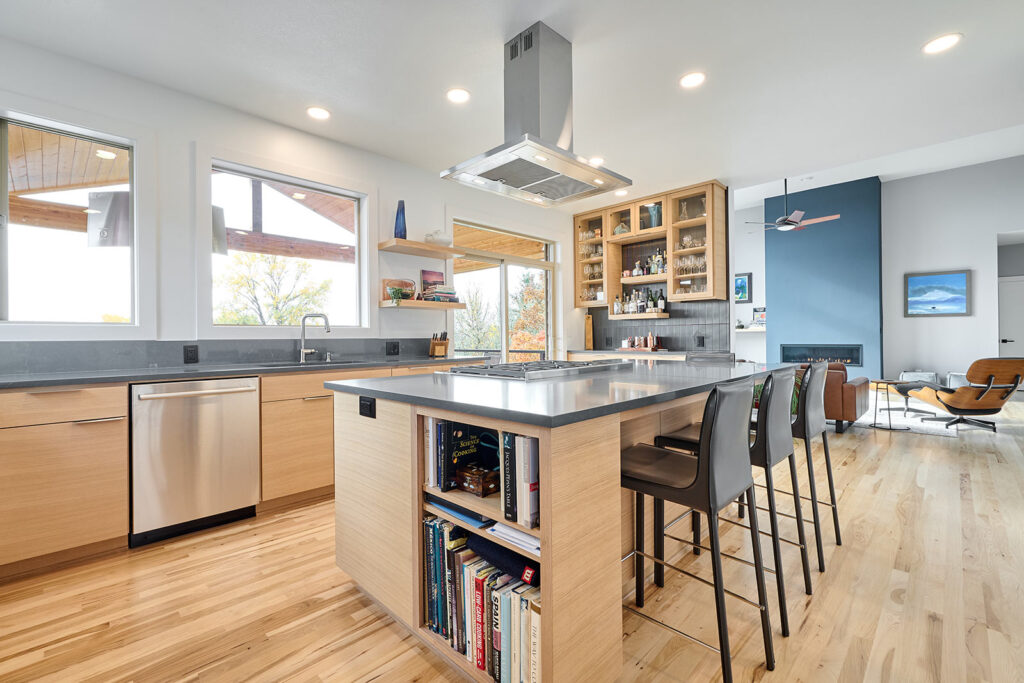 Modern-luxe-kitchen-cabinets-3